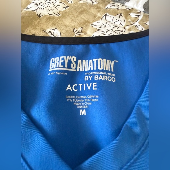 Grey’s Anatomy Women's New Royal Scrub Top - Picture 5 of 7